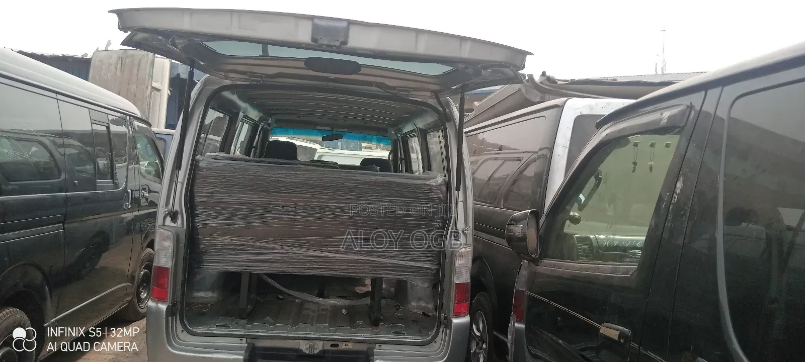 Nissan Caravan (Urvan) 2006 Silver
