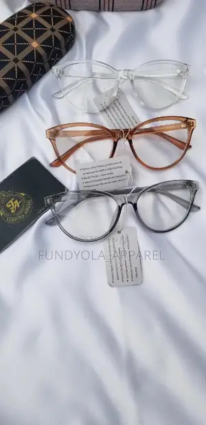 Extra Clear Female Eyeglasses