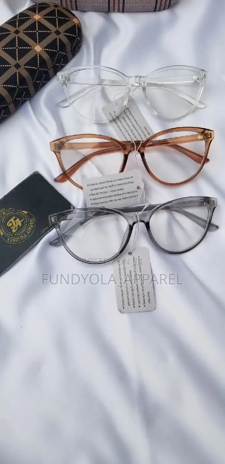 Extra Clear Female Eyeglasses