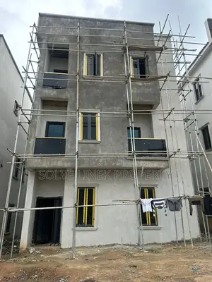 5bdrm Duplex in Apo District for sale