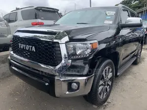Toyota Sequoia Platinum 4x4 2018 Black