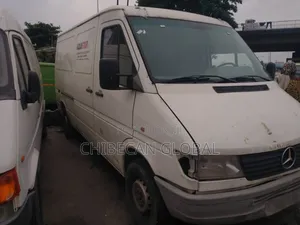 Mercedes-Benz Sprinter 2005 White