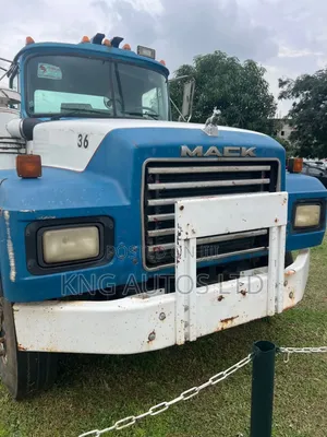 Mack R Model Trailer Head