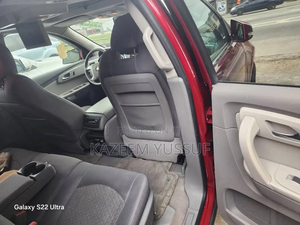 Chevrolet Traverse 2LT 2012 Burgundy
