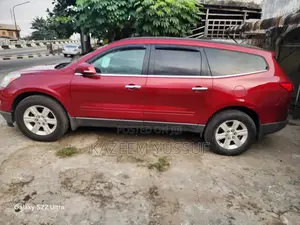Chevrolet Traverse 2LT 2012 Burgundy