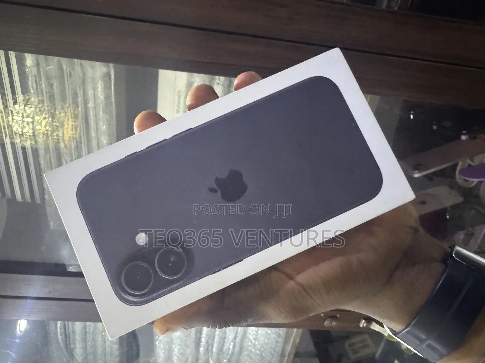 New Apple iPhone 16 128 GB Black