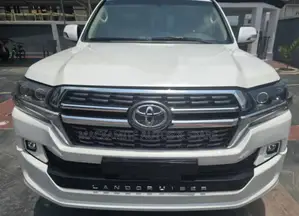 Toyota Land Cruiser 4.0 V6 GXR 2018 White