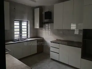 3bdrm Duplex in Mareng Estate, Life Camp for rent
