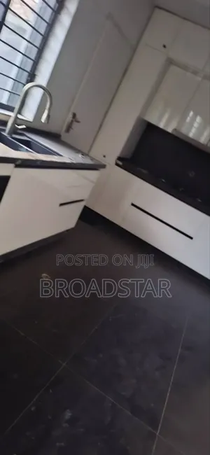 Furnished 4bdrm Duplex in Area 2 for sale