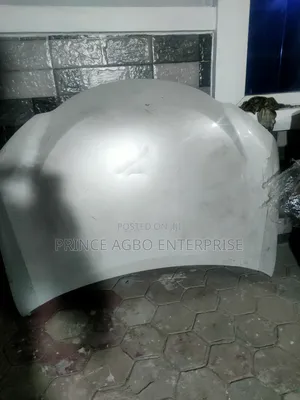 Lexus Bonnet Ux 200t