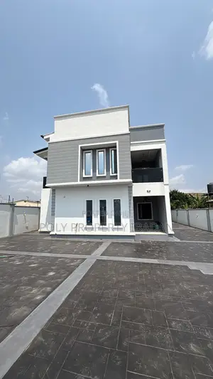 5bdrm Penthouse in Oluyole Estate, Ibadan for sale