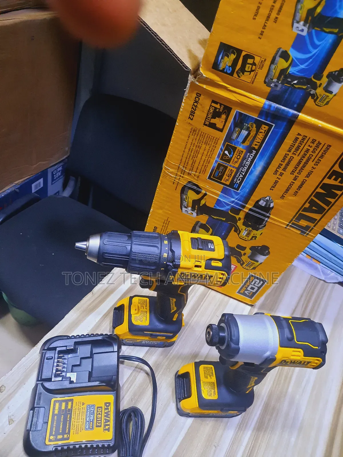 Dewalt 20v Cordless Drill / Compact Hammer Drill and Driver