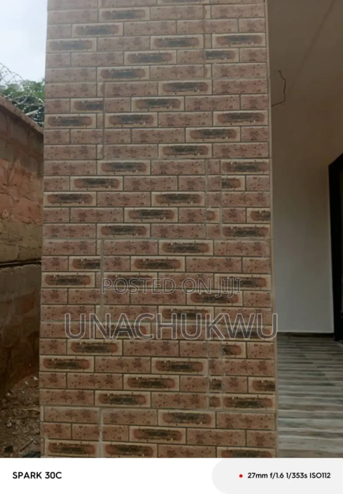25/50 Crack Pillar Tiles