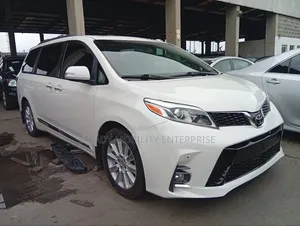 Toyota Sienna Limited Premium 7 Passenger (3.5L 6cyl 8A) 2017 White