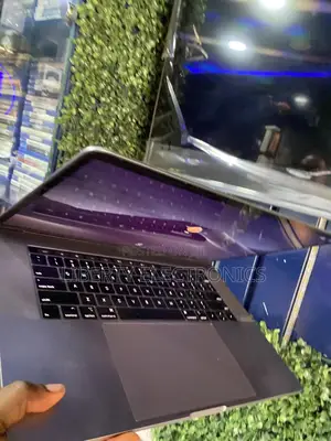 Laptop Apple MacBook Pro 2018 32GB Intel Core I9 SSD 512GB