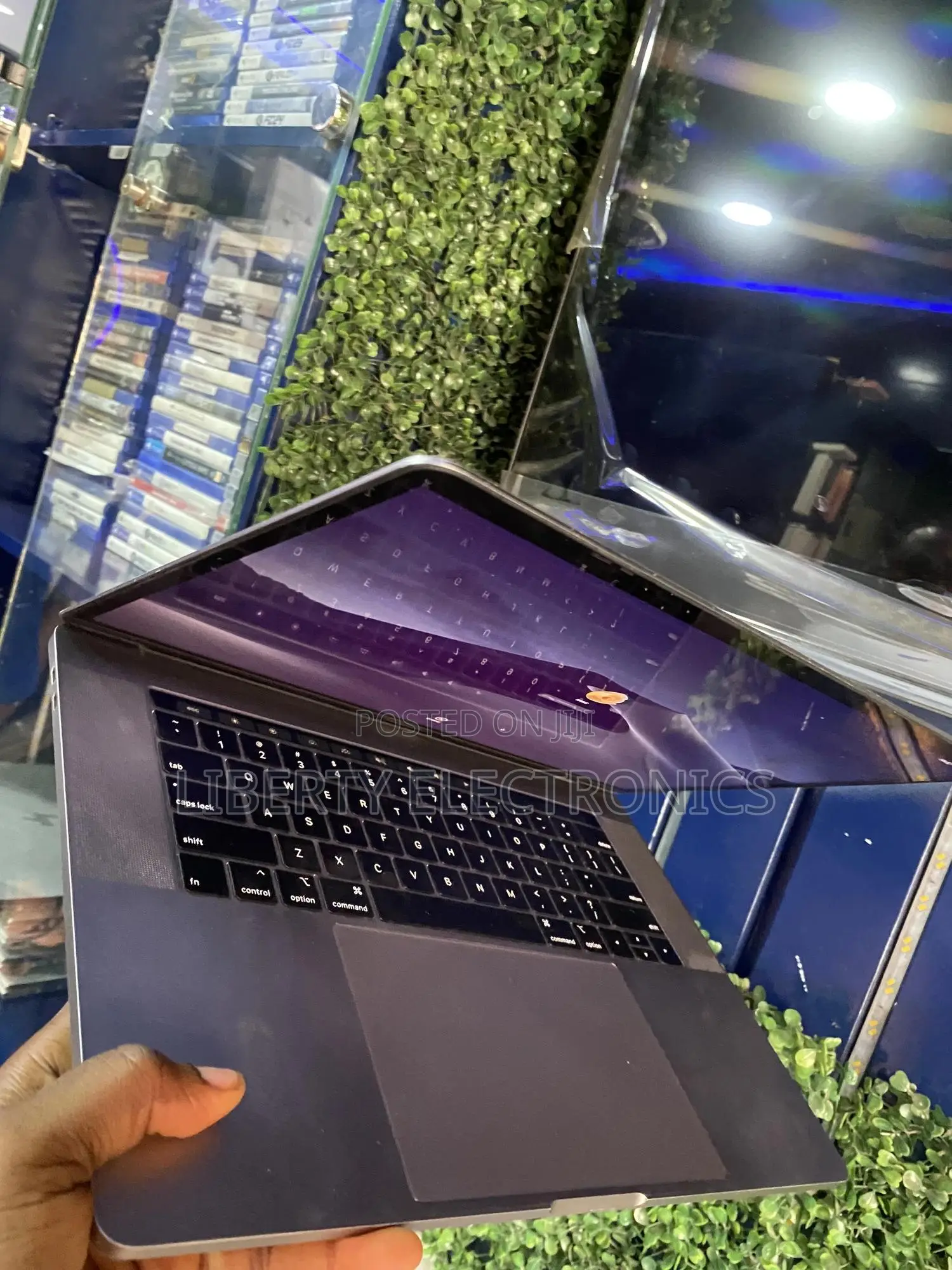 Laptop Apple MacBook Pro 2018 32GB Intel Core I9 SSD 512GB