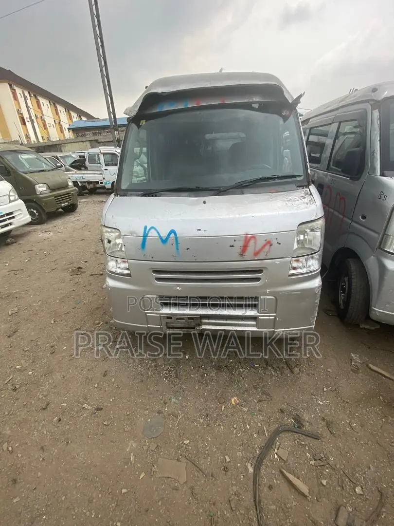 Suzuki APV Minibus 2010 Silver