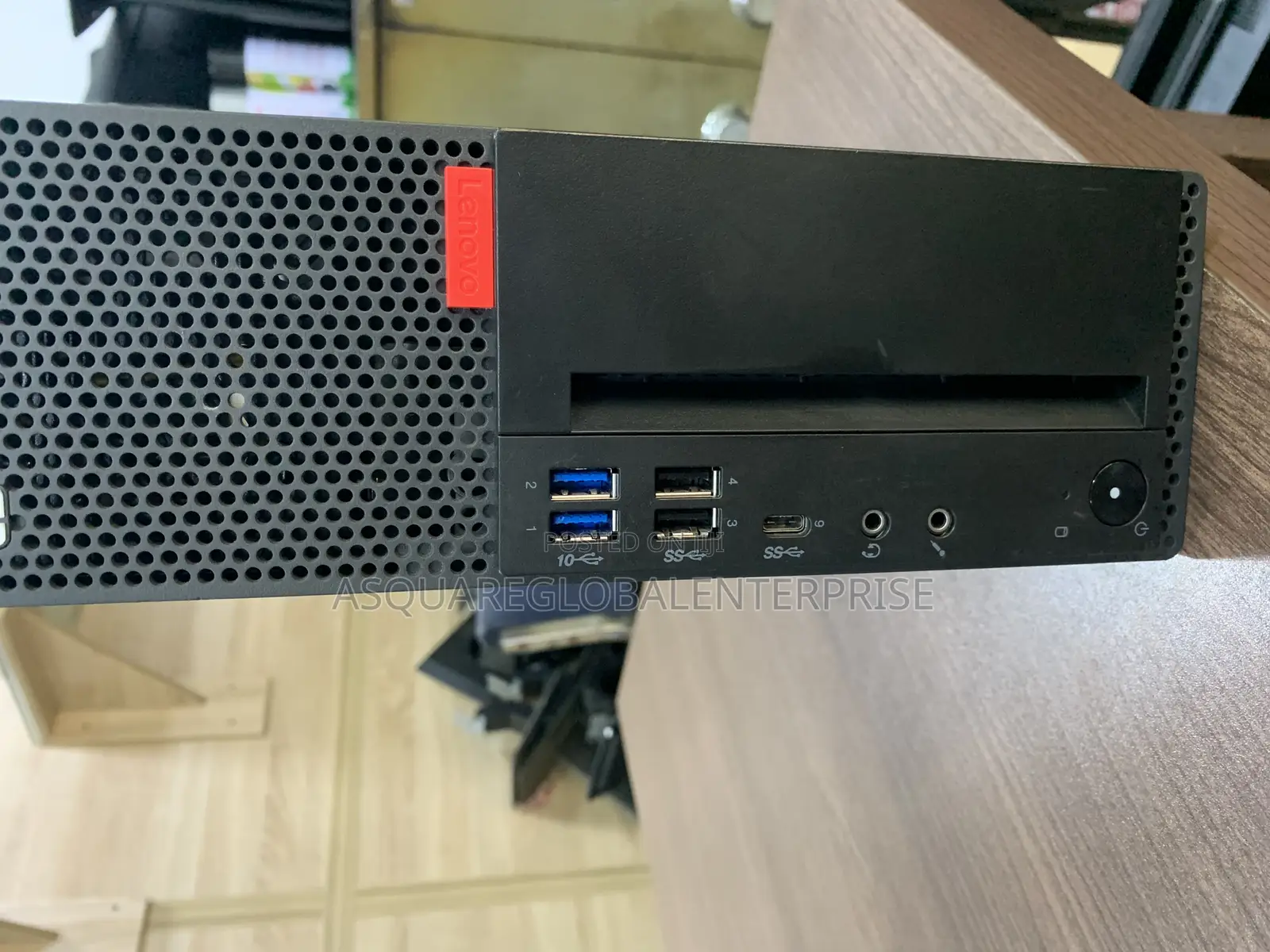 Desktop Computer Lenovo ThinkCentre M720 8GB Intel Core I5 SSD 256GB