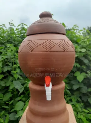Clay Dispenser 10-12 Liter Capacity