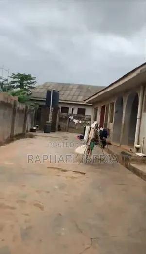 7bdrm Bungalow in Radiusman, Ipaja for sale
