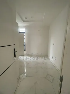 4bdrm Duplex in Ikota for rent