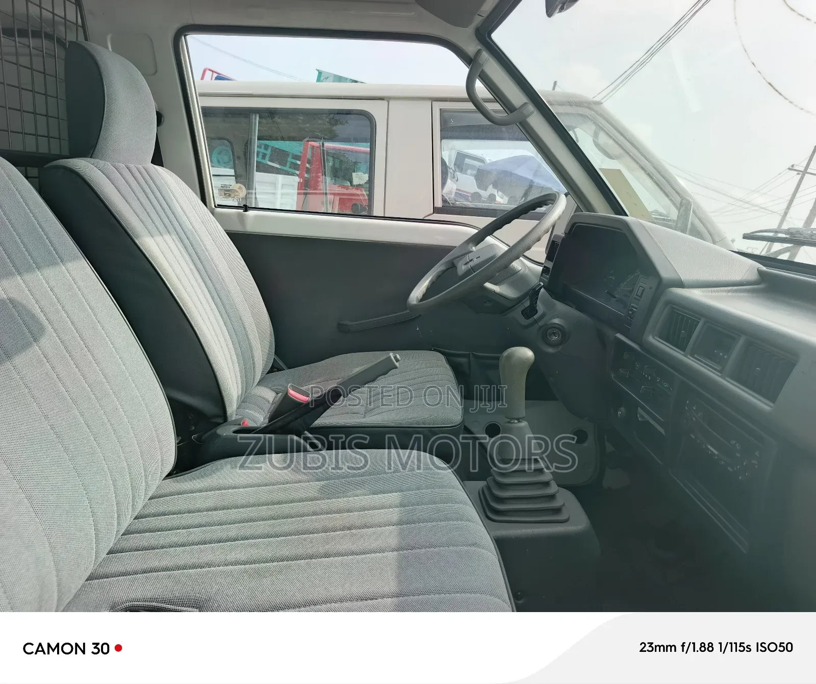 Mitsubishi L300 2007 White