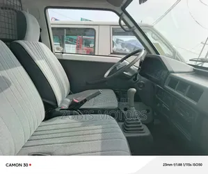 Mitsubishi L300 2007 White