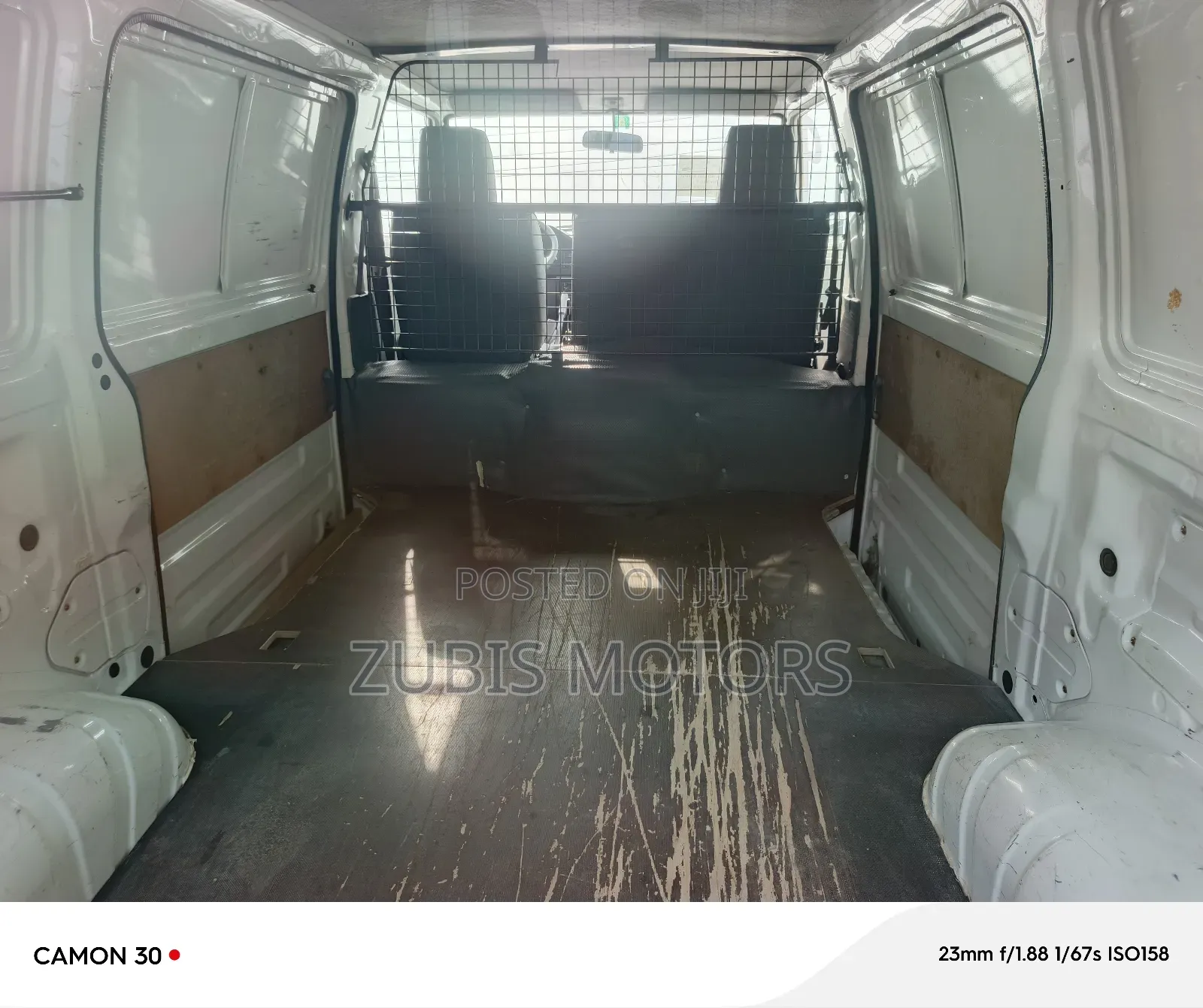 Mitsubishi L300 2007 White