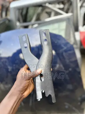 Boot Bumper Hanger Hilux 2010