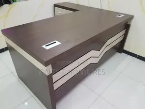 1.6m Luxury Modern Executive Office Table – Imported With Extension
