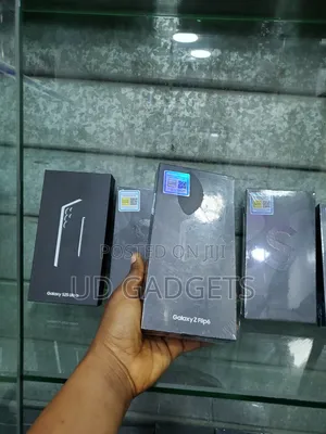 New Samsung Galaxy Z Flip6 256 GB Gray