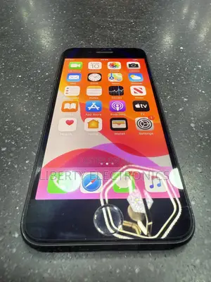 Apple iPhone 7 32 GB Black