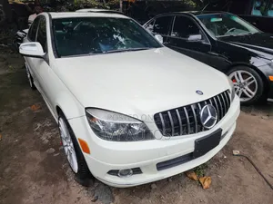 Mercedes-Benz C300 Luxury 4Matic Sedan AWD (3.0L 6cyl 7A) 2011 White