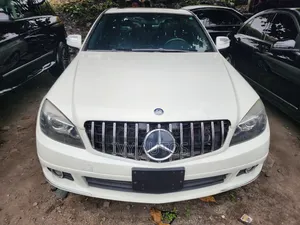 Mercedes-Benz C300 Luxury 4Matic Sedan AWD (3.0L 6cyl 7A) 2011 White