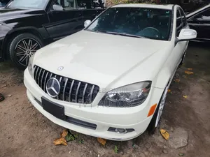 Mercedes-Benz C300 Luxury 4Matic Sedan AWD (3.0L 6cyl 7A) 2011 White