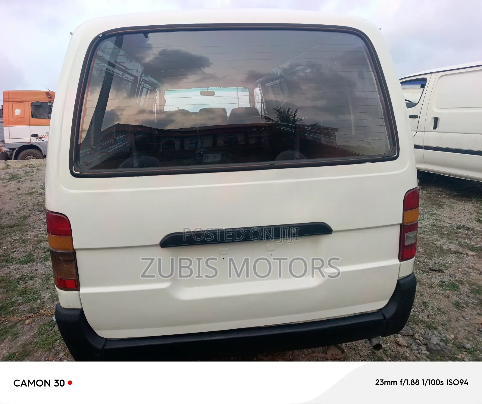 Toyota HiAce 2000 White