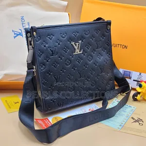 Louis Vuitton Men Purse/Bag