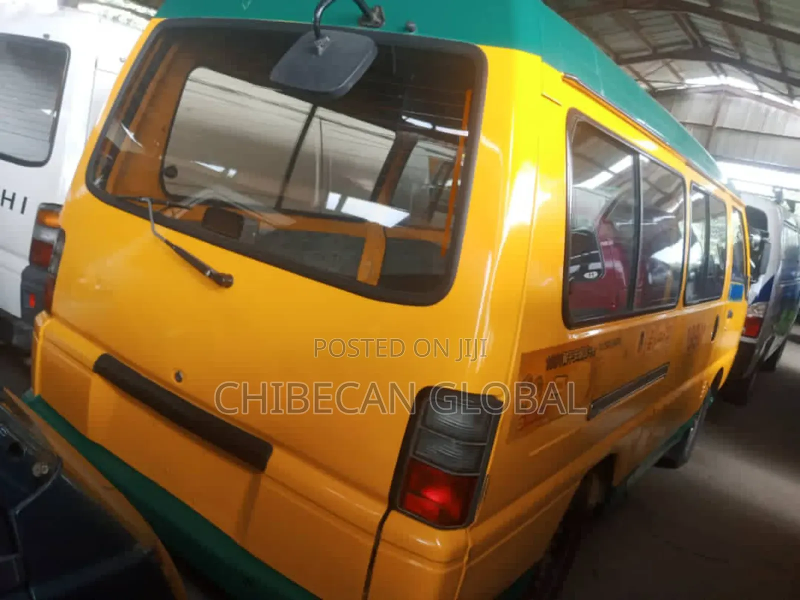 Mitsubishi L300 2010 Yellow
