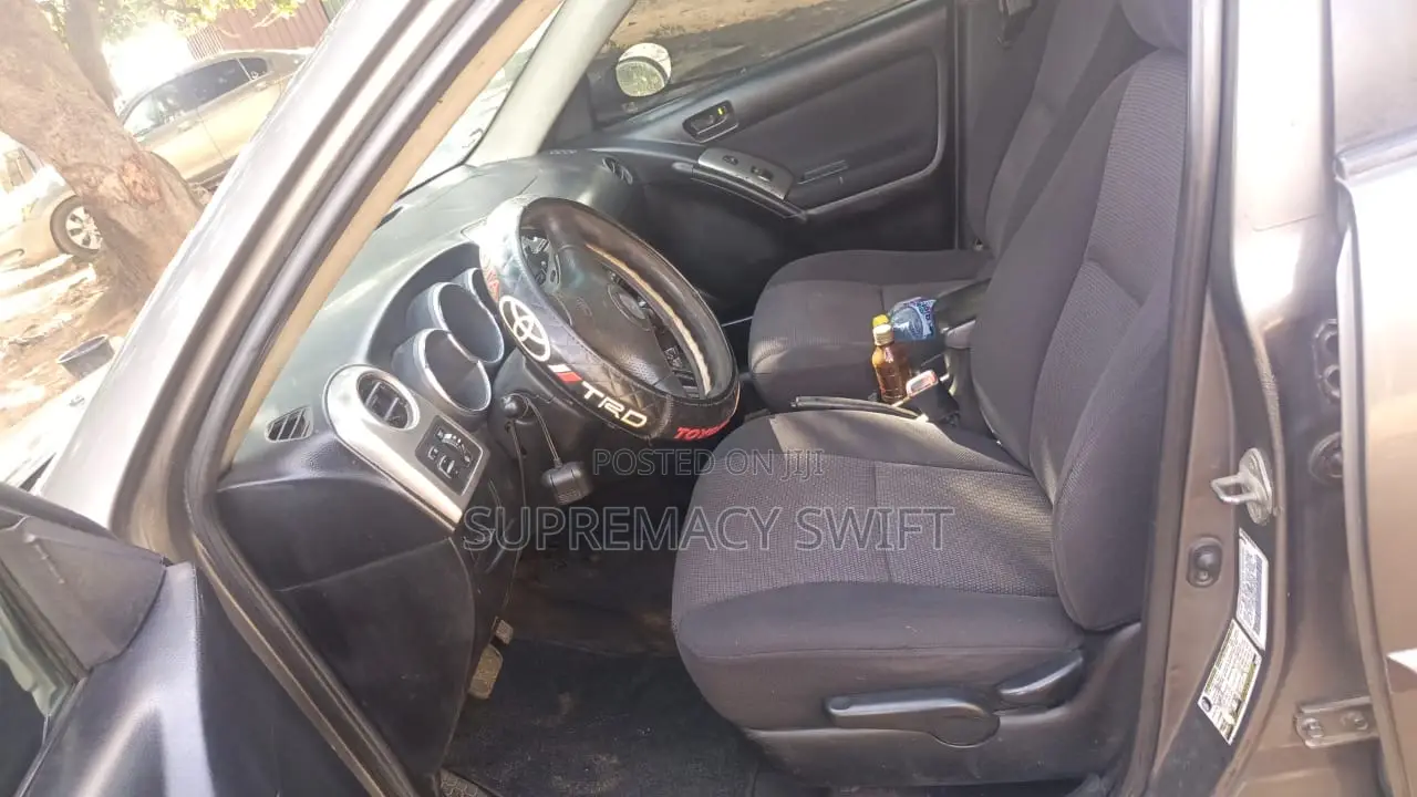 Pontiac Vibe Automatic 2003 Gray