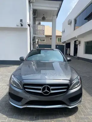 Mercedes-Benz C300 Luxury Sedan RWD (2.0L 4cyl 7A) 2017 Gray