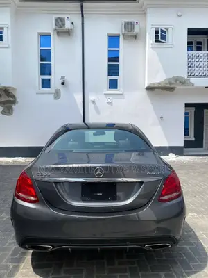 Mercedes-Benz C300 Luxury Sedan RWD (2.0L 4cyl 7A) 2017 Gray