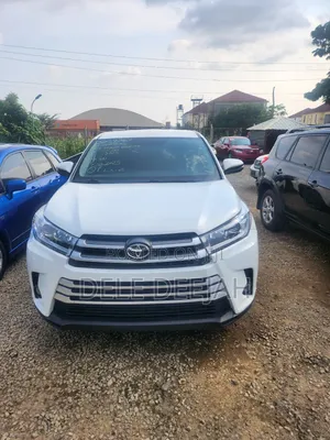 Toyota Highlander LE Plus 4dr SUV (3.5L 6cyl 6A) 2014 White
