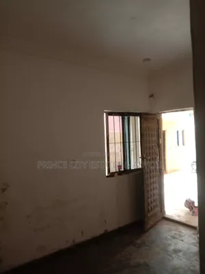 Studio Apartment in Off Morroco, Shomolu for rent
