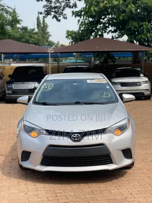 Toyota Corolla LE 4dr Sedan (1.8L 4cyl CVT) 2014 Silver