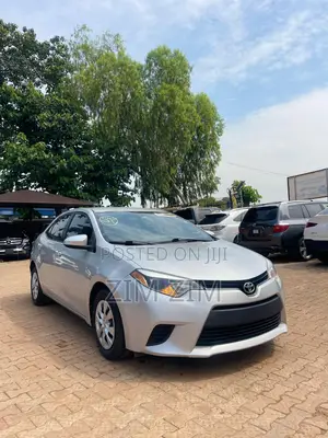 Toyota Corolla LE 4dr Sedan (1.8L 4cyl CVT) 2014 Silver
