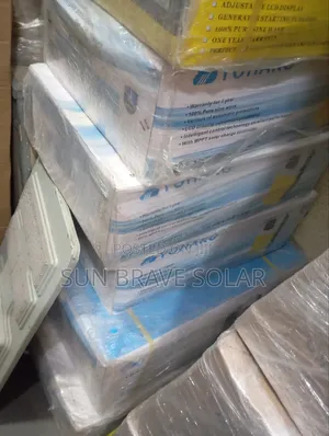 Yohako Hybrid Inverter 24v Solar Available