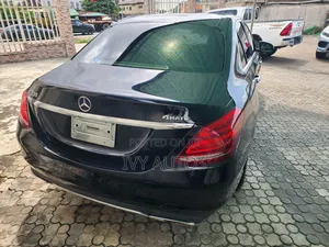 Mercedes-Benz C300 Luxury 4dr AWD 4Matic Sedan (2.0L 4cyl 7A) 2015