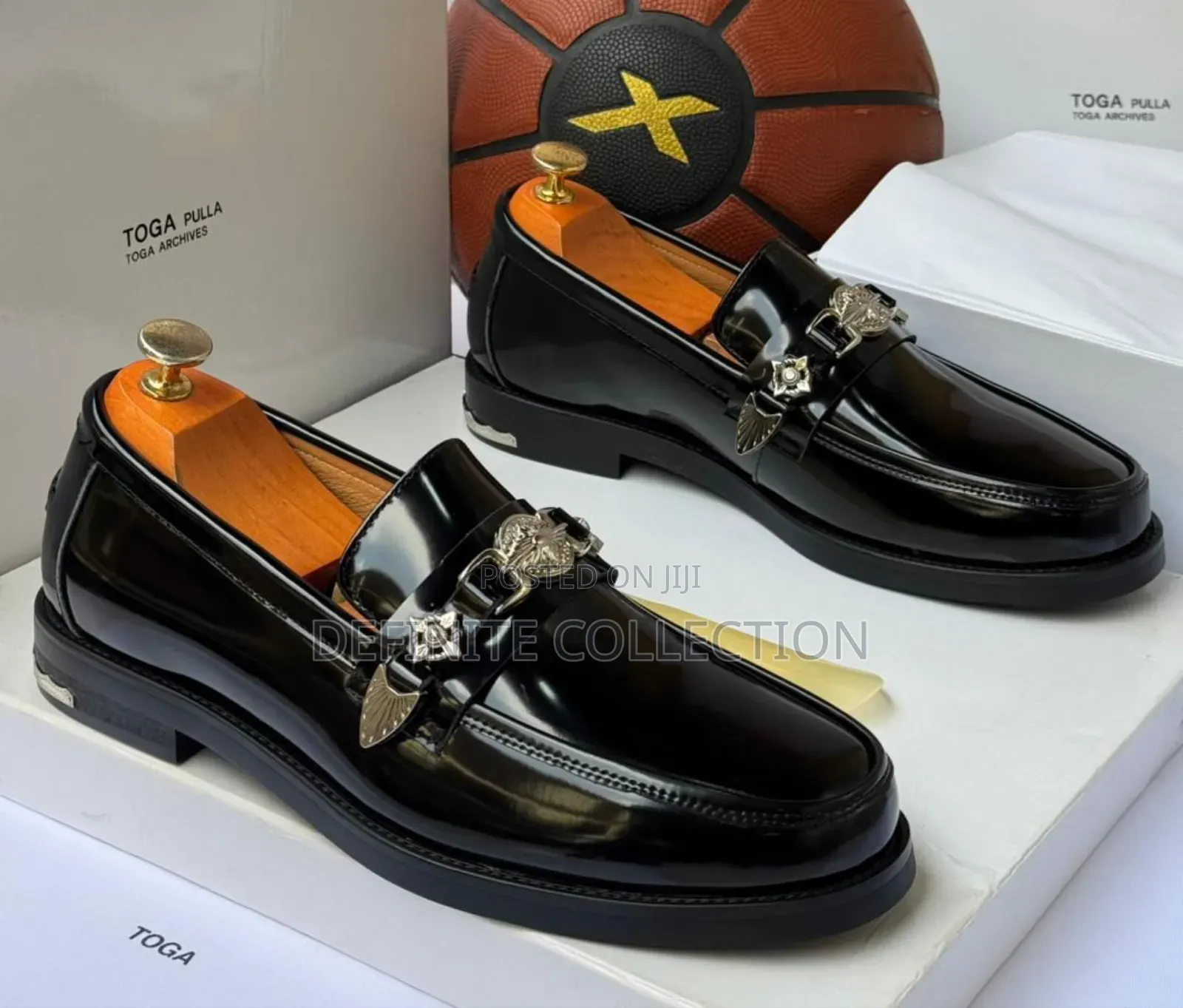 Toga Virilis Luxury Shoe