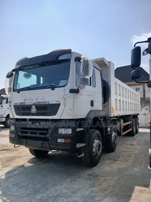 12 Tyres Dump Truck