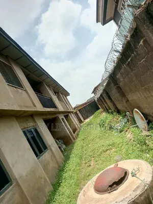 3bdrm Block of Flats in Akingbade, Alakia for sale
